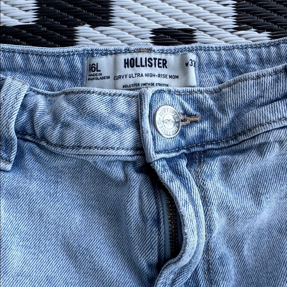 HOLLISTER “Curvy Ultra High Rise” Mom Jeans - 16L - Picture 9 of 15